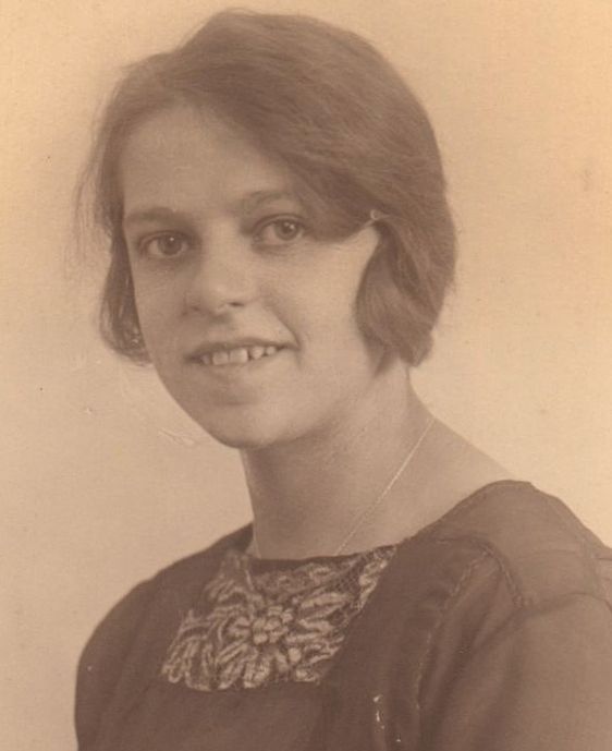 Erna Louise Larsen